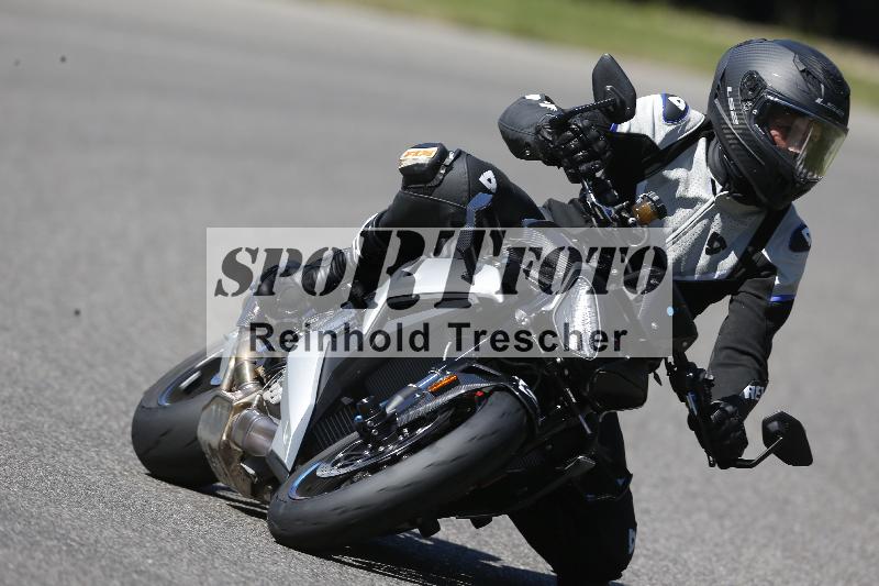 /Archiv-2025/48 25.08.2025 Cornu Master School ADR/blau-bleu/100